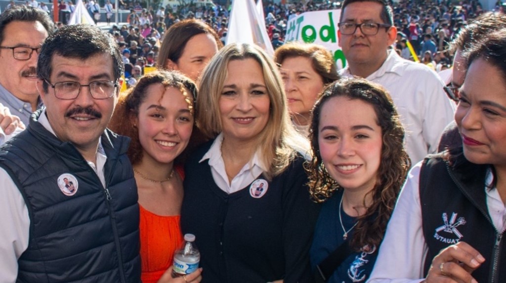 Anuncia Dámaso Anaya creación del Instituto de la Mujer Universitaria