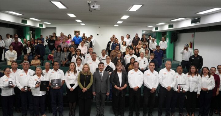 Preside rector homenaje al personal jubilado del SUTUAT