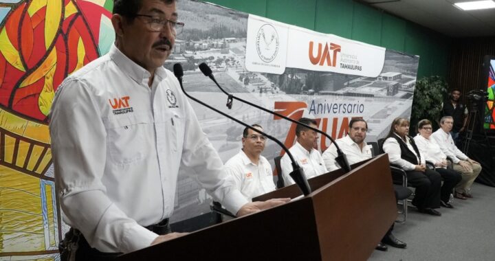 UAT y Secretaría de Educación entregan más de 8 000 becas a universitarios