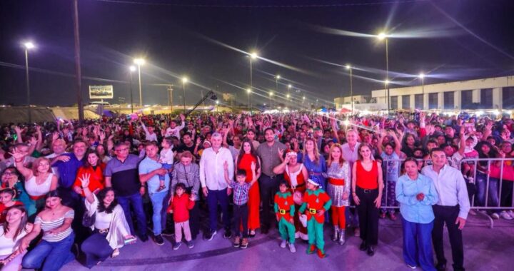 Apreciaron miles de reynosenses el Desfile Navideño 2025 de más de 350 vehículos