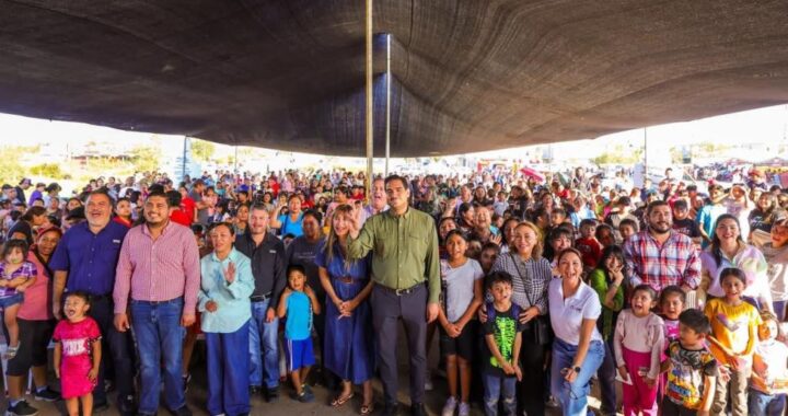 Disfrutaron la Posada DIF familias de San Valentín con muchos regalos