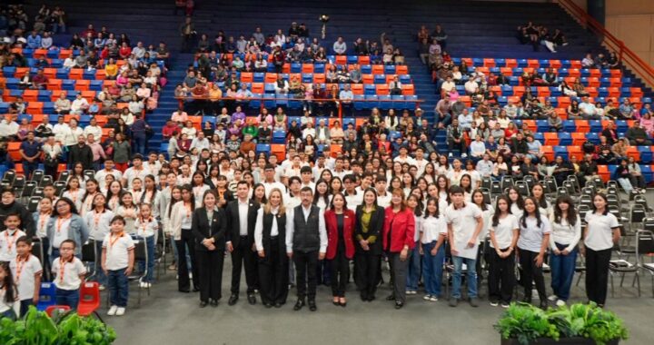 Entrega la UAT reconocimientos a estudiantes del CeINA