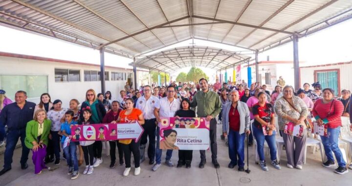 Entregó Carlos Peña Ortiz Becas Rita Cetina para estudiantes de primaria