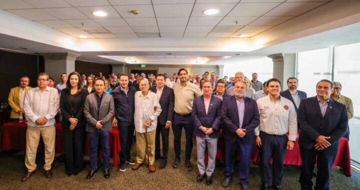 Reconoce CANADEVI apoyo de Carlos Peña Ortiz al desarrollo de vivienda