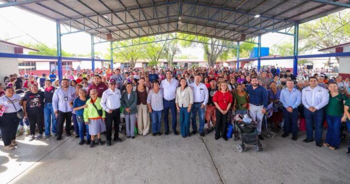 Entregó Carlos Peña Ortiz beneficios de DIF En Tu Colonia