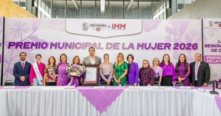 Entregó Carlos Peña Ortiz el Premio Municipal de la Mujer 2026 a la Sra. Sonia Maide Faz de Garza Cantú