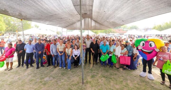 Encabezó Alcalde Carlos Peña Ortiz la Brigada DIF en la colonia Fuentes del Valle