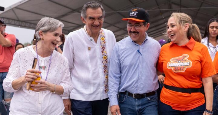 Rodeado de niños alegres, el gobernador Américo y el rector Dámaso Anaya disfrutaron de las amenidades de la UAT en el DIFzania 2026