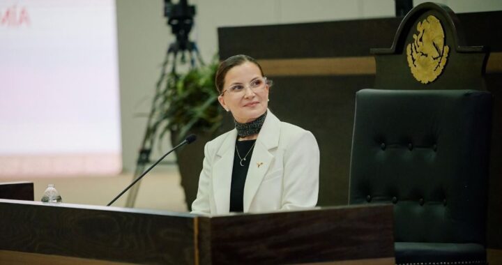 Comparece secretaria de Economía ante el Congreso; destaca visión humanista en la política económica del gobernador