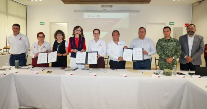 Toman protesta a integrantes del Consejo Estatal de Nutrición