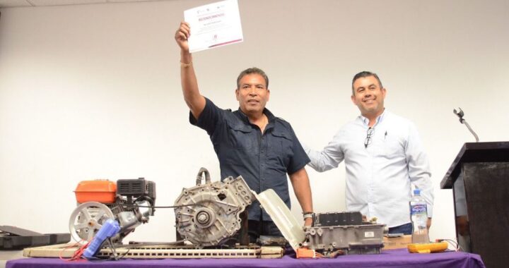 Refuerza UPV especialización de sus estudiantes con capacitación en tecnología de autos híbridos