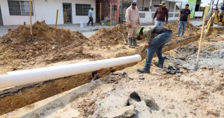Avanza COMAPA en rehabilitación sanitaria en colonias Longoria y Las Cumbres