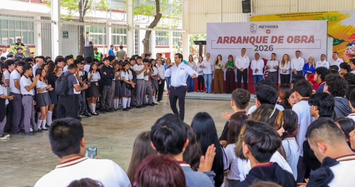 Reconoce comunidad estudiantil a Carlos Peña Ortiz por fortalecer educación en Reynosa