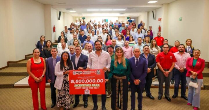 Encabezó Carlos Peña Ortiz el programa «Draft Médico IMSS», acompañado por la Senadora Maki Esther Ortiz Domínguez y el Delegado José Luis Aranza Aguilar