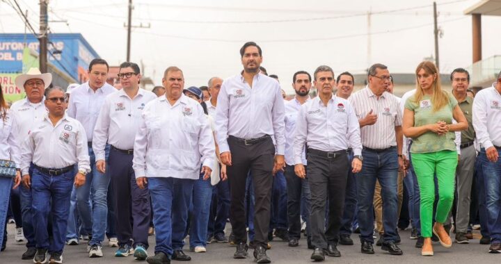 Participó el Alcalde Carlos Peña Ortiz junto al líder de la FTR, Reynaldo Garza Elizondo, en el Desfile Conmemorativo del Día del Trabajo