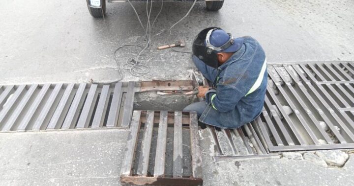Reforzó Servicios Públicos de Reynosa limpieza y reparación de rejillas pluviales
