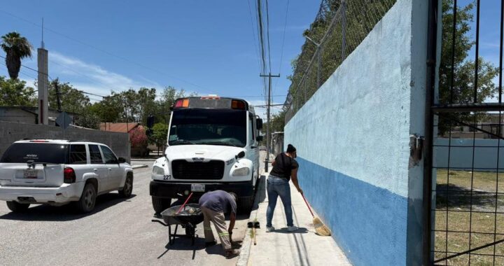 Garantiza Alcalde Carlos Peña Ortiz espacios limpios para estudiantes de Reynosa