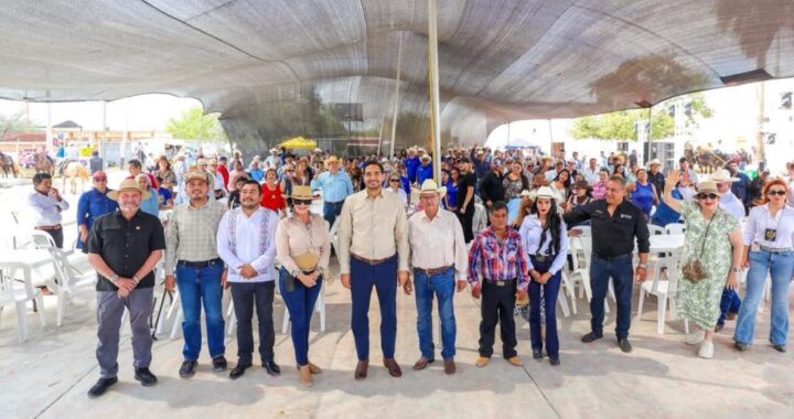 Convivió Alcalde Carlos Peña Ortiz con familias en el 195 Aniversario de Congregación Garza