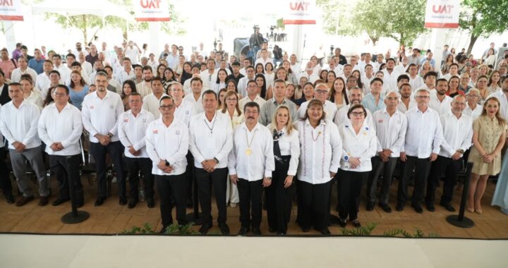 En homenaje solemne reconoce la UAT trayectoria de 215 docentes