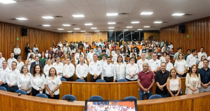 Reconoce la UAT excelencia académica con la entrega de más de 600 becas y estímulos educativos