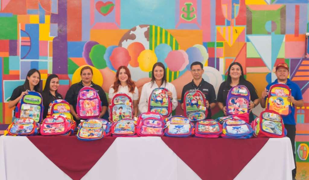 Recibe DIF-Reynosa donativo de mochilas de empresa Hitachi Energy