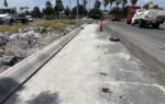 Realiza Gobierno de Américo adecuaciones viales en la capital para mejorar fluidez vehicularCiudad Victoria, Tamaulipas.- El gobierno de Américo Villarreal Anaya a través de la Secretaría de Obras Públicas (SOP) lleva a cabo adecuaciones viales en la capital del estado con el objetivo de mejorar la fluidez vehicular.  El secretario Pedro Cepeda Anaya mencionó lo anterior al informar a diversos medios de comunicación sobre estos trabajos, destacando una inversión mayor a los 17 millones de pesos.  Apuntó que se realizan adecuaciones viales en el Libramiento Naciones Unidas, de la Avenida Las Torres al Hospital de Especialidades y la Avenida Tamaulipas, de las cuales subrayó la ampliación de carril en la rotonda que se ubica a la salida carretera a Monterrey.  “La ciudad capital registra un crecimiento constante en su movilidad urbana, por lo que el Gobierno del Estado impulsa acciones para fortalecer la infraestructura vial. La incorporación de un carril adicional en la rotonda permitirá hacer más eficiente la circulación vehicular”, señaló el titular de la dependencia estatal.  Agregó que se reducirá la rotonda para sumar otro carril, además de implementar carriles de desaceleración y aceleración sobre el Libramiento Naciones Unidas.