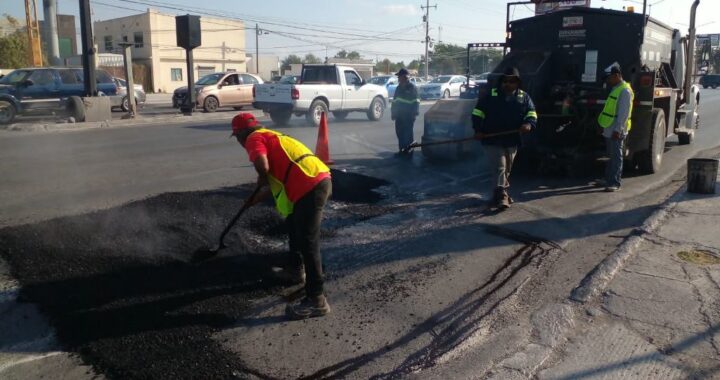 Imparable mejora de vialidades con labor de bacheo en Reynosa