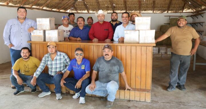Entregan paquetes tecnológicos nutricionales a grupo de productores apícolas