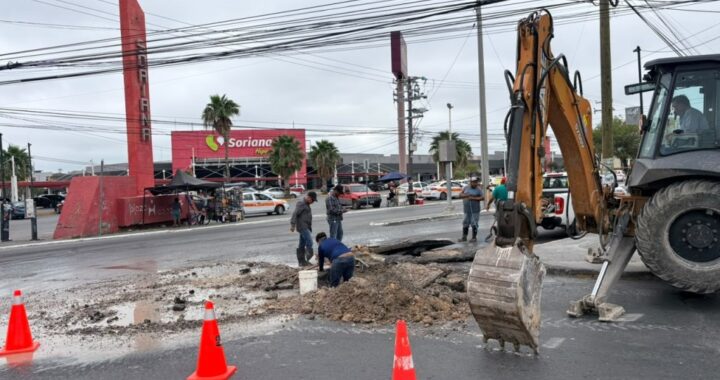 Atiende COMAPA reportes de fugas de agua potable en distintos sectores de Reynosa