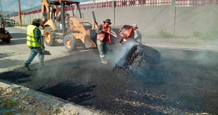 Continúa rehabilitación vial en la colonia Los Robles de Reynosa