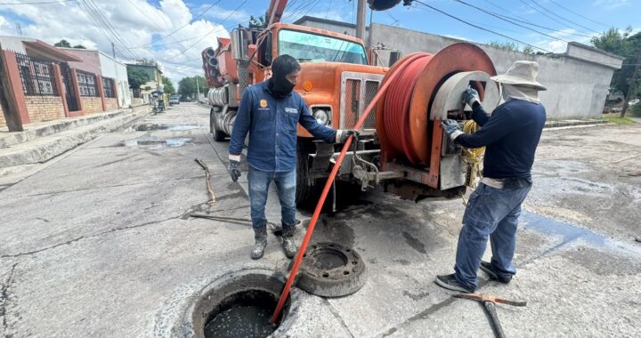 Mantiene COMAPA labores de sondeo de drenaje sanitario en distintos sectores